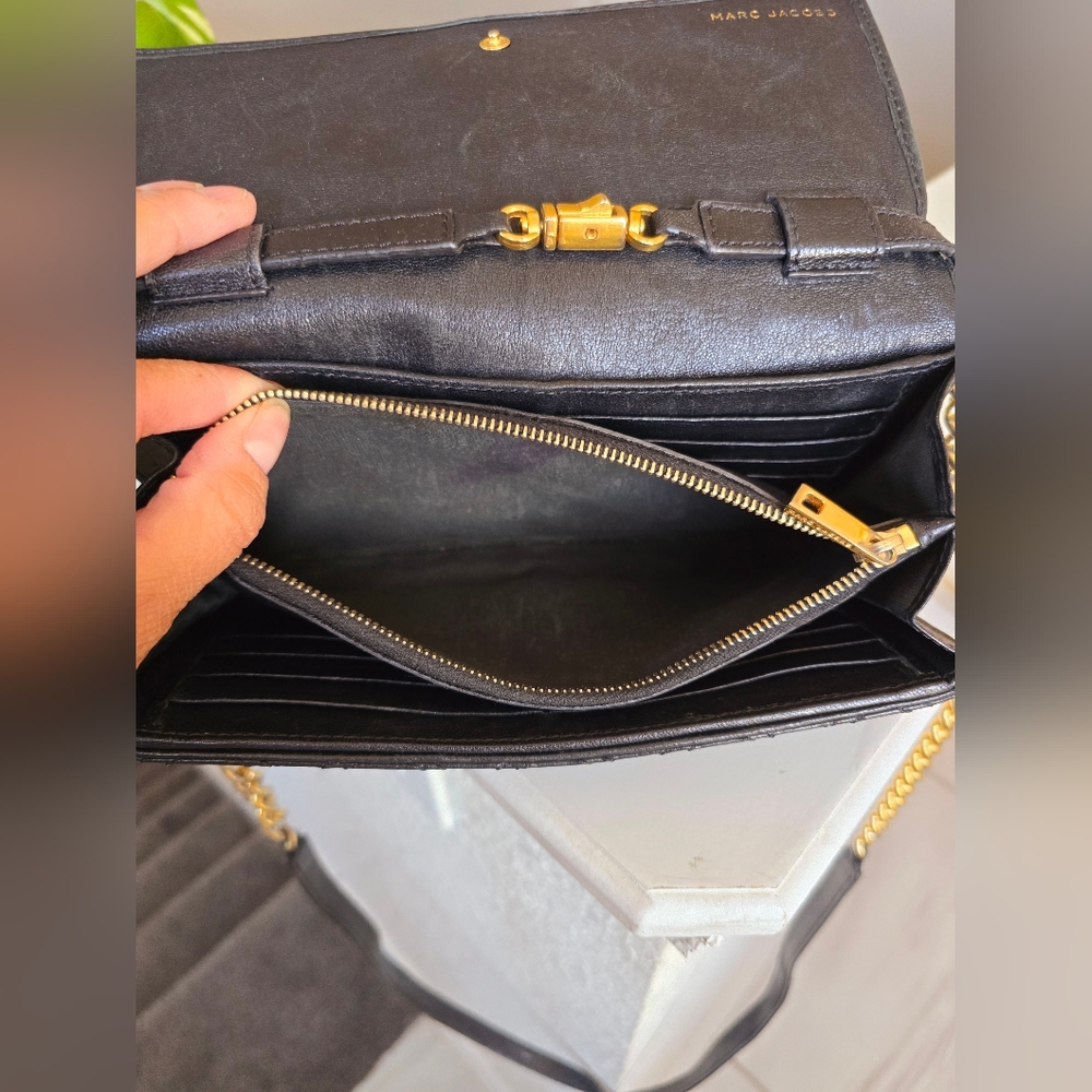 MARC JACOBS Black Leather Crossbody/Clutch Wallet w Detachable Strap - Picture 10 of 15